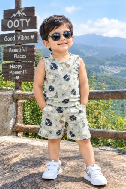 Grey cap printed sleeveless